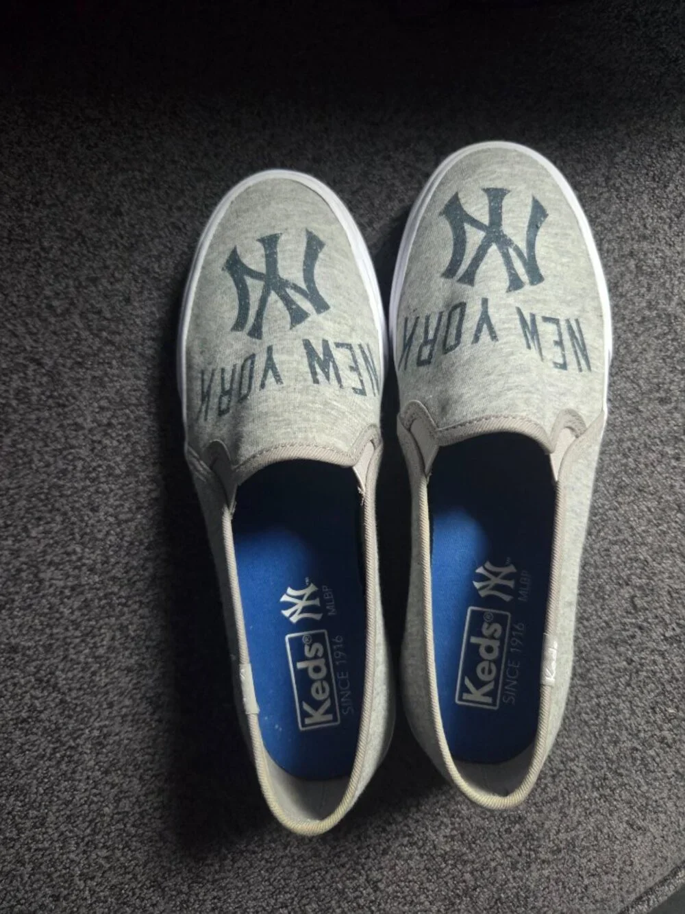 Keds New York Yankees Women's Double Decker Slip-On Sneakers